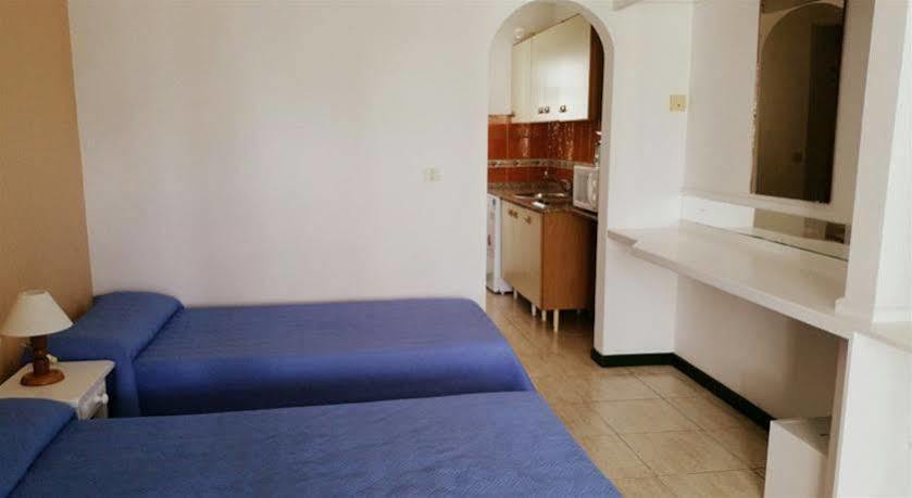 Apartamentos Tropicana Puerto del Carmen  Exterior photo