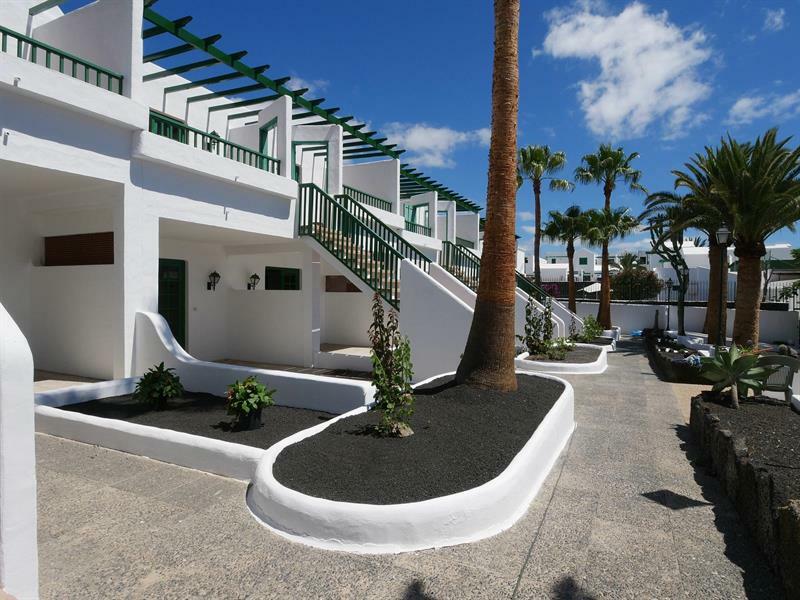 Apartamentos Tropicana Puerto del Carmen  Exterior photo